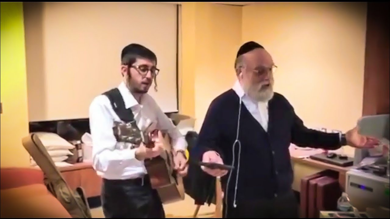 Michoel Schnitzler sings kol nidre for cholei yisroelמיכאל שניצלער-כל נדרי-בבית חולים לחולי ישראל