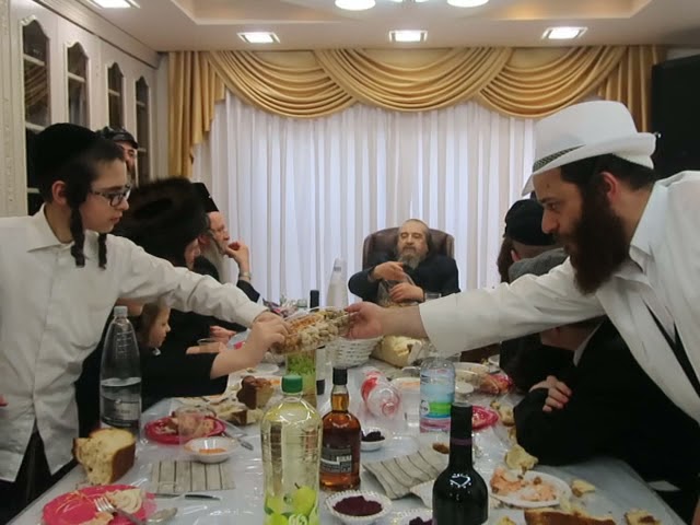 פורים תש"פ אצל הגה"צ פאר הדור ר' יעקב מאיר שכטער שליט"א חלק יב