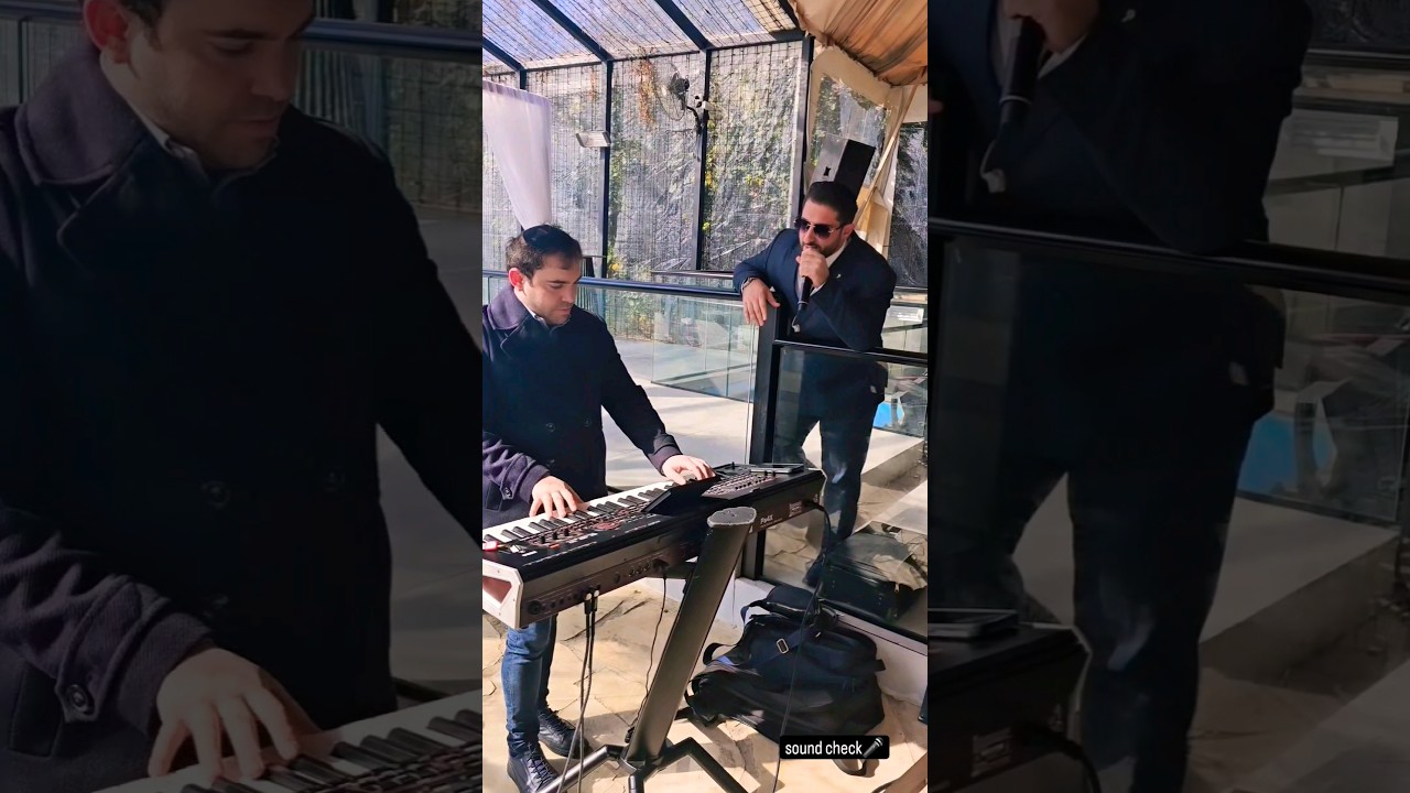משתעשע עם הקלידן יעקב אזולאי תוך כדי בלאנס, עם אחד השירים היותר יפים ומרגשים שיצא לי לשיר לאחרונה