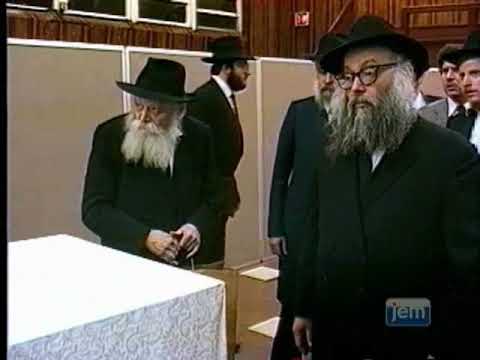 The Rebbe Meets with Supporters | Video Highlights
