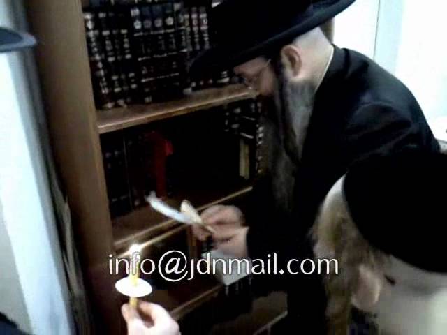 Beis Shmuel Tzvi Spinka Rebbe Doing Bedikas Chametz Erev Pesach 5772