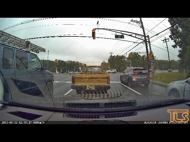 Dashcam captures multi vehicle accident with pole down in Lakewood
