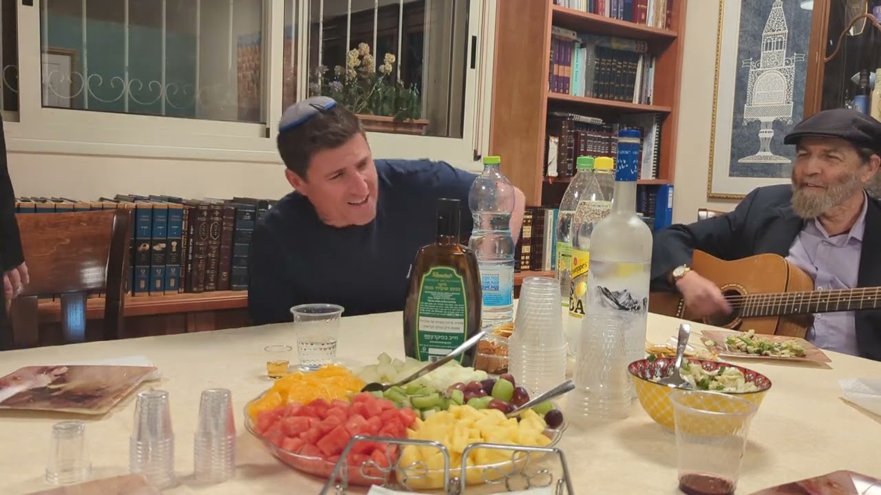 Ramat Beit Shemesh #4 Farbrengen- Keili Ata Nigun of Baal HaTanya sing Seder night- RC Dalfin