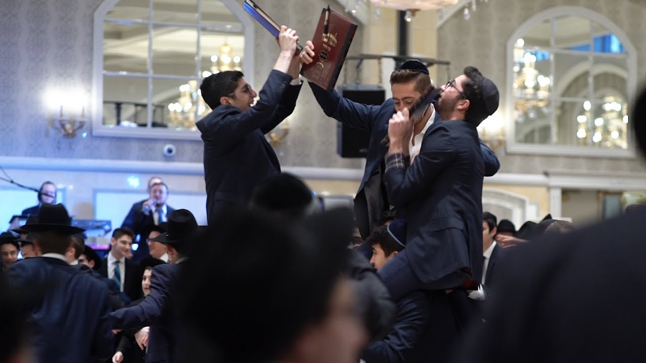 "Vhaarev Na" Featuring Baruch Levine & Benny Friedman