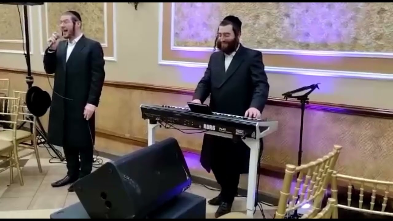 שלמה זלמן פרל עם הקלידן זלמן שניצלער
