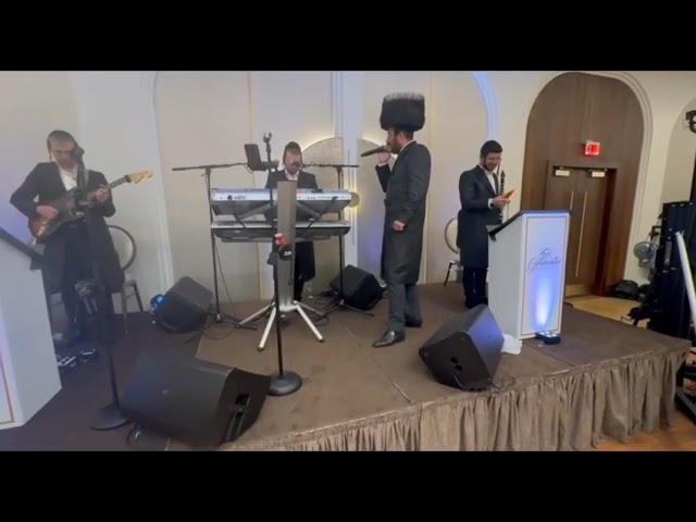Zevi Gelerenter on the keys & Motty Rosenfeld @ Yeichel Leifer & Dancziger