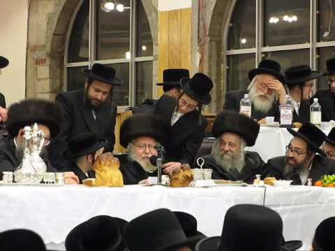 Udvory Rav at the Pupa Ber Mitzva