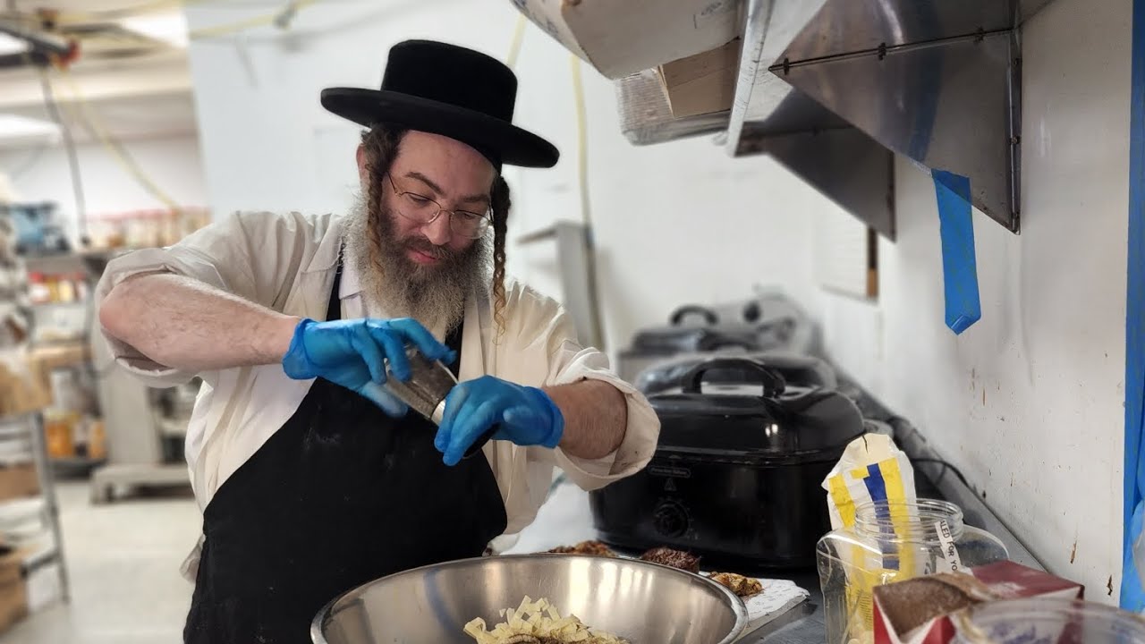 Erev shabbos @Crunch time with R' Shlome Hersh Eckstein. minhag of eating Balckpepper(פעפער)shabbos