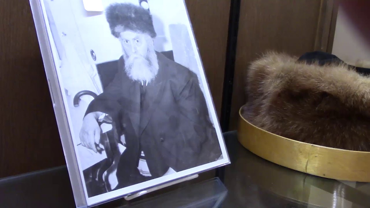The eyeglasses of the Rebbe Rayyatz  of Lubavitch, By Rav Shulem Ber Levine, 5780