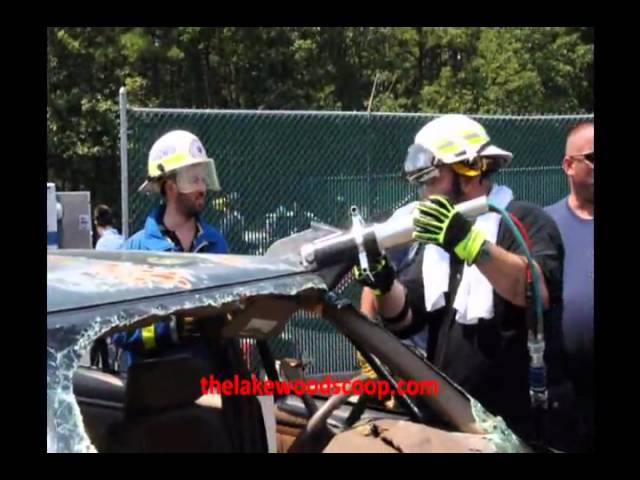 Hatzolah Lakewood First Aid Joint Extrication Drill 2010