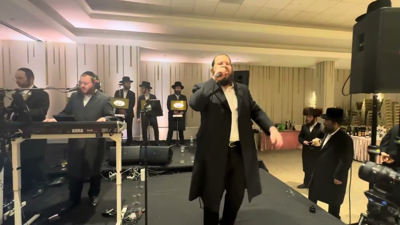 Altman & Gluck Wedding | Singer Shea Berko and Yedidim Choir | Avrumi Berko on the keys