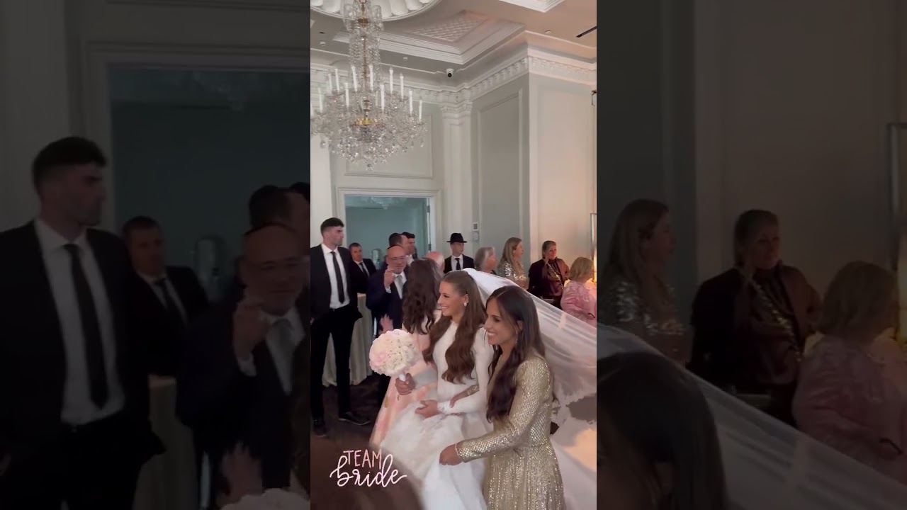 Here comes the Bride! 💍