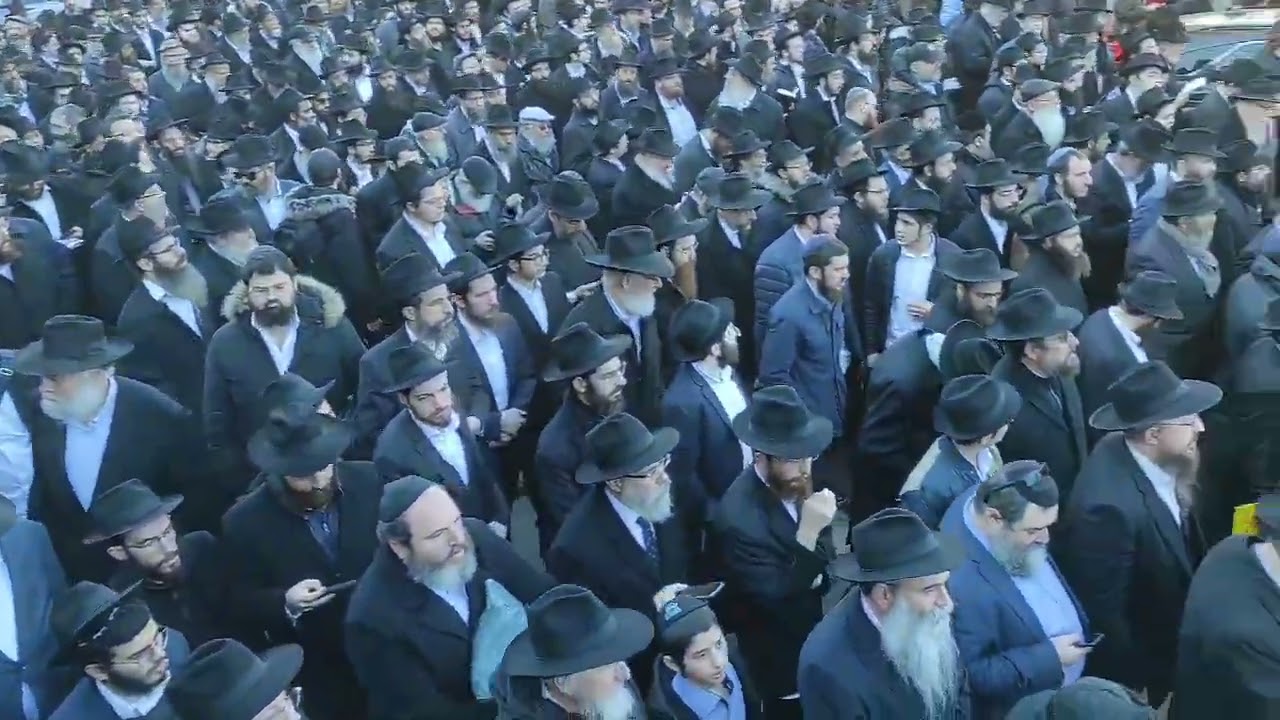 Levaya for Rabbi Shmuel Benjamin passes 770