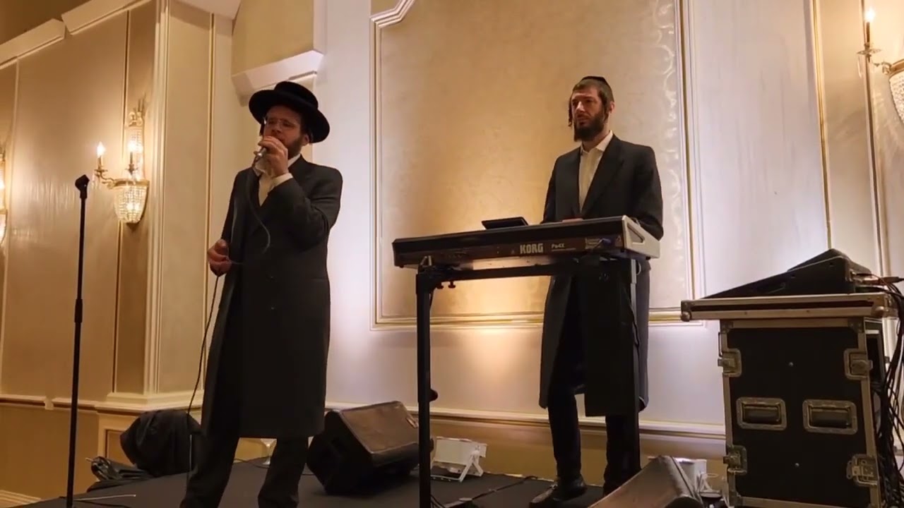 הזמר בנצי ועבערמאן עם הקלידן דודי יעקובי