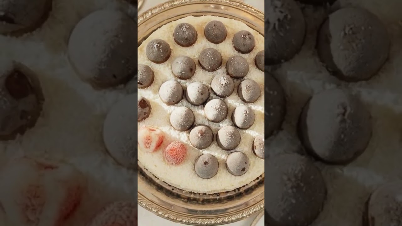 What is that he put on the cheesecake?