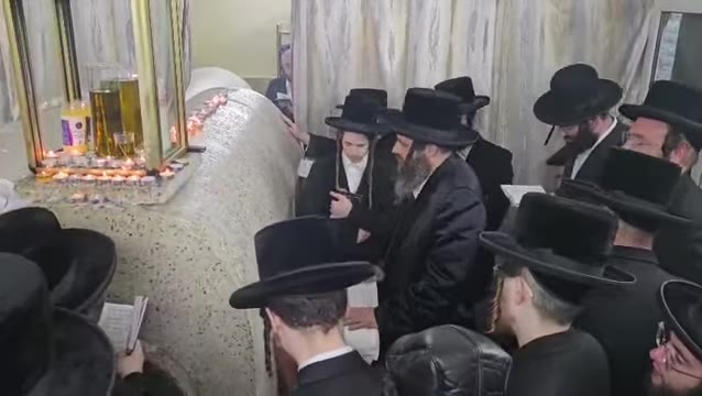 Pittsburgh Rebbe Davening At The Kever Of R Mordechai from Nadvorna