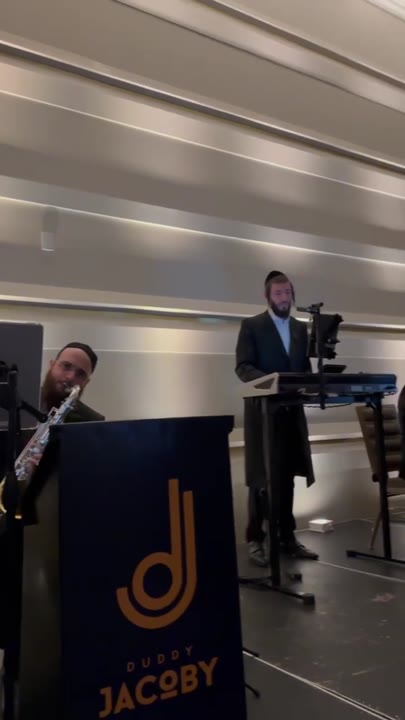 קטע אינסטרומנטלי עם התזמורת של דודי יעקובי  מדהים מדהים