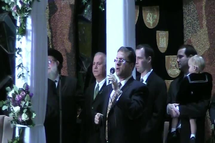 Shloime Dachs Sings Mi Adir At A Chupa (Great Accoustics).mp4