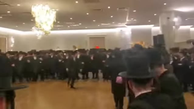 Avrumi Berko 🎹 Shea Berko 🎤 Shira Choir!