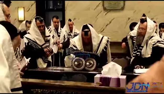 Slonimer Rebbe benching gomel in Boro Park - Sivan 5783