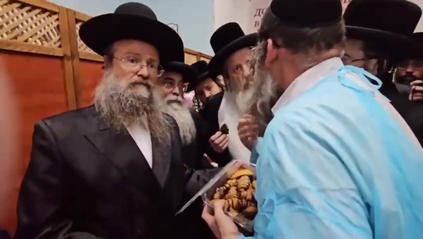 Dzikov Viznitz Rebbe At Bris Of 3 Ukranian Yidden - Kislev 5785