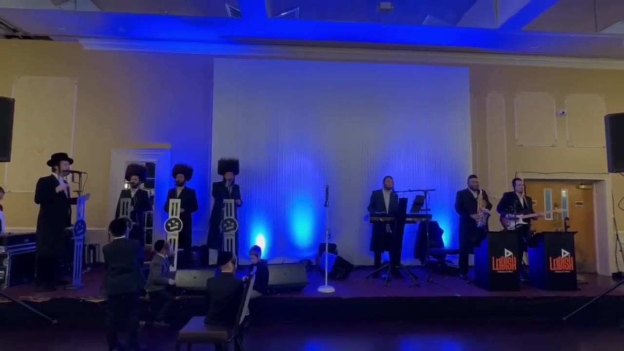 מרדכי בן דוד- יידל - מקהלת שירה עם תזמורת של לייביש פוזן